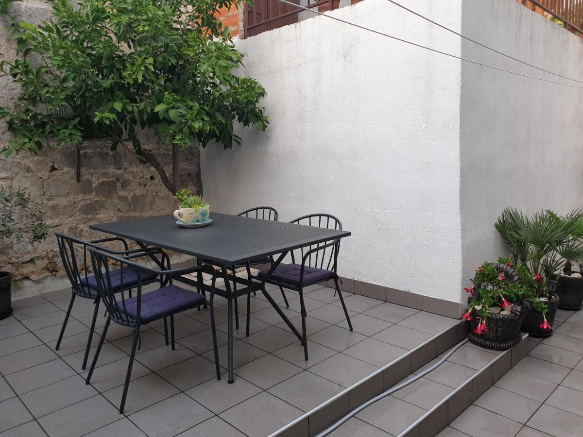 Lemon Tree Hotell Donji Seget Eksteriør bilde