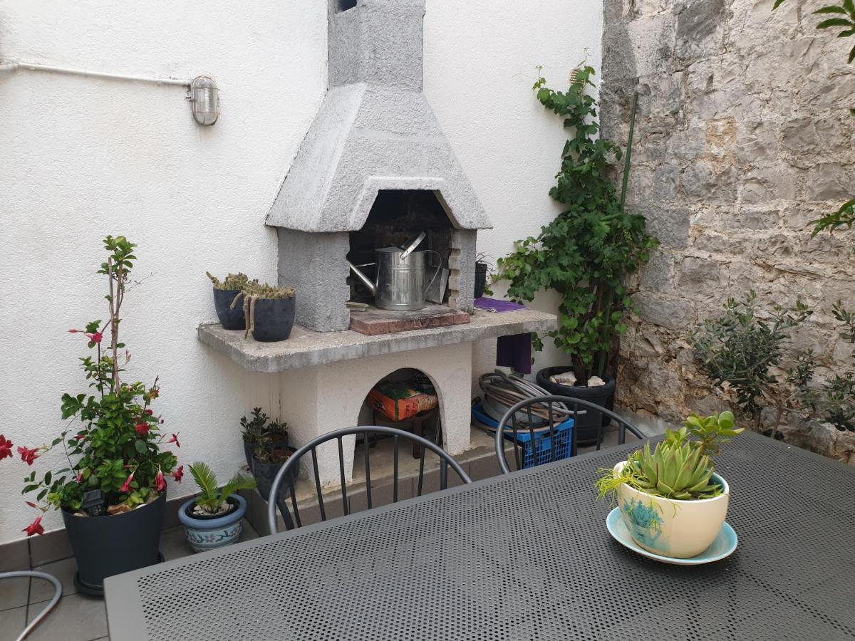 Lemon Tree Hotell Donji Seget Eksteriør bilde