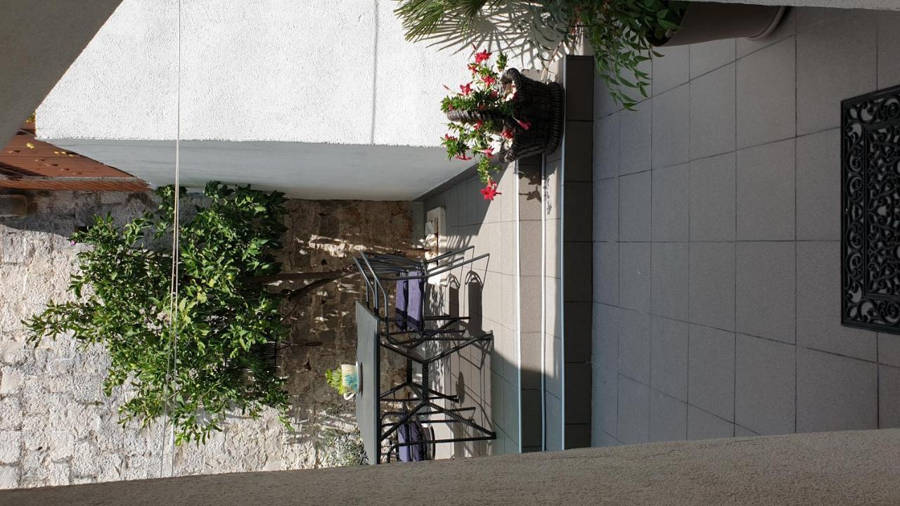 Lemon Tree Hotell Donji Seget Eksteriør bilde