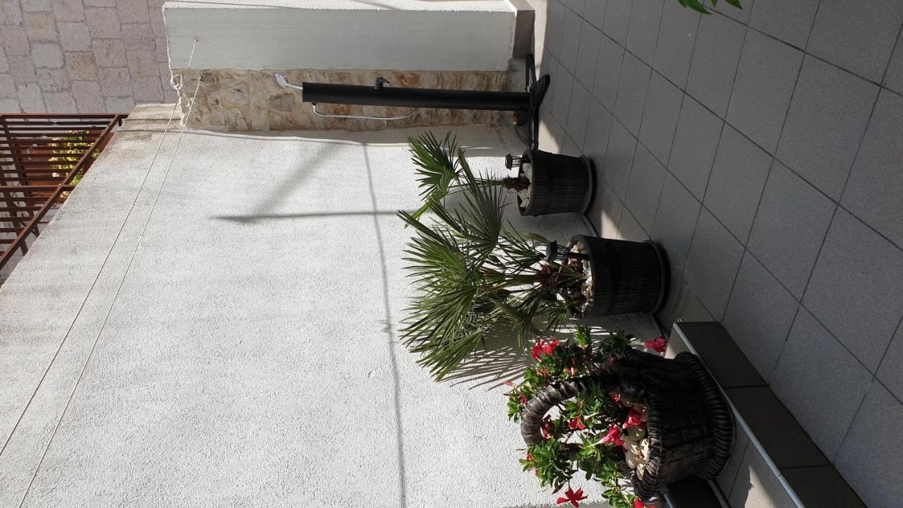 Lemon Tree Hotell Donji Seget Eksteriør bilde